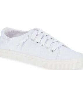 Time and Tru White Low-Top Lace-Up Canvas Sneaker